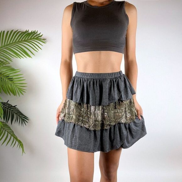 Vintage Y2K Fairy Grunge Gray Ruffle High Waisted Indie Mini Skirt / Size: 10/12 - Picture 3 of 4